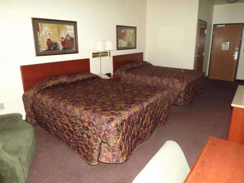 Super 8 By Wyndham Iola Ks Hotel Екстериор снимка